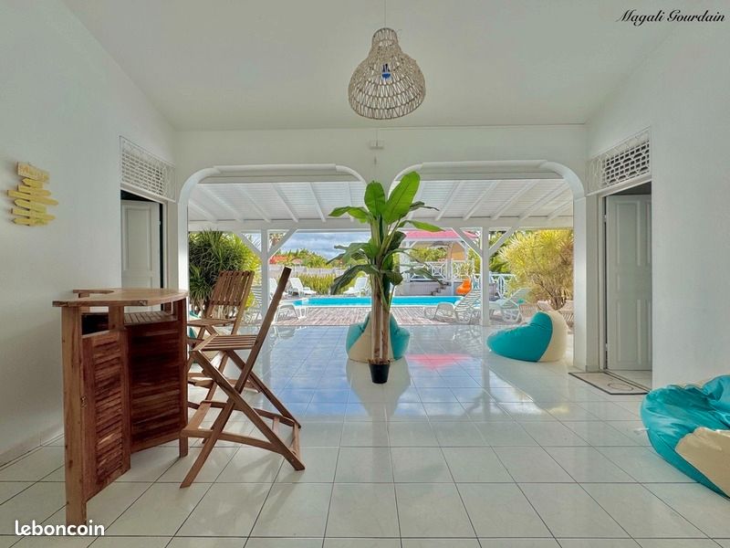 Maison 7 pièces 174 m² · à Saint-François · 174 m² · 725 000 €