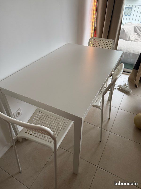 Ensemble table à manger + chaises IKEA – Très bon état (image 3)