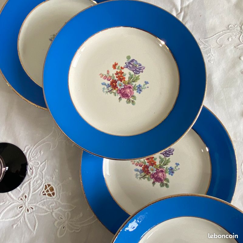 ASSIETTE PLATE ANCIENNE bleu signé ST AMANDINOISE LOUIS XV décor