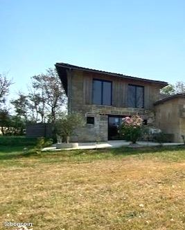 Maison 6 pièces 155 m² · à Arveyres · 155 m² · 315 000 €