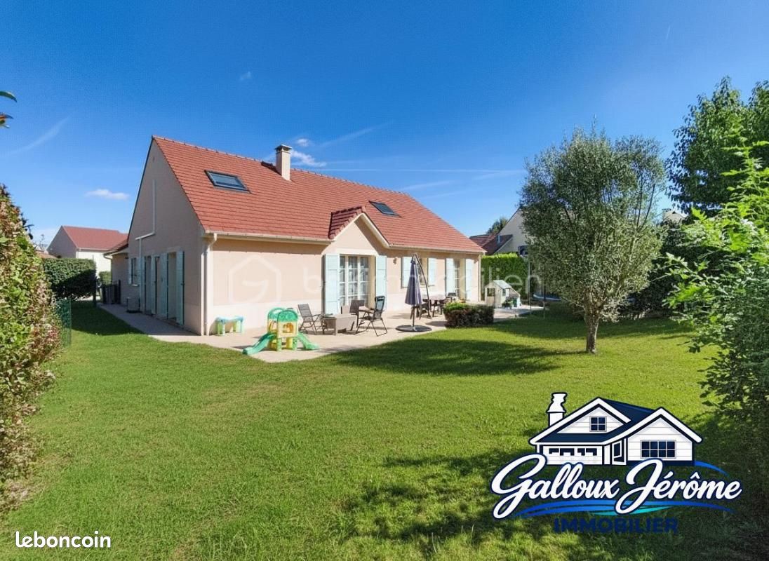 Maison 9 pièces 189 m² · à Moussy-le-Neuf · 189 m² · 585 000 €