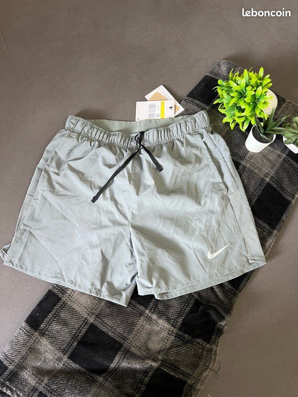 Short running Nike Gris (image 2)