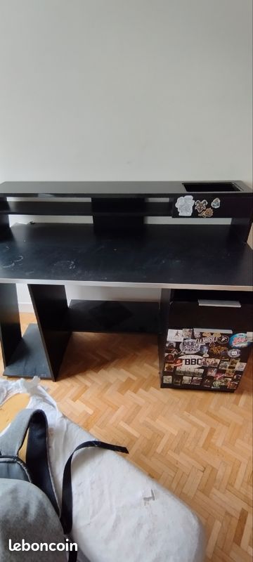 Bureau état moyen (image 1)