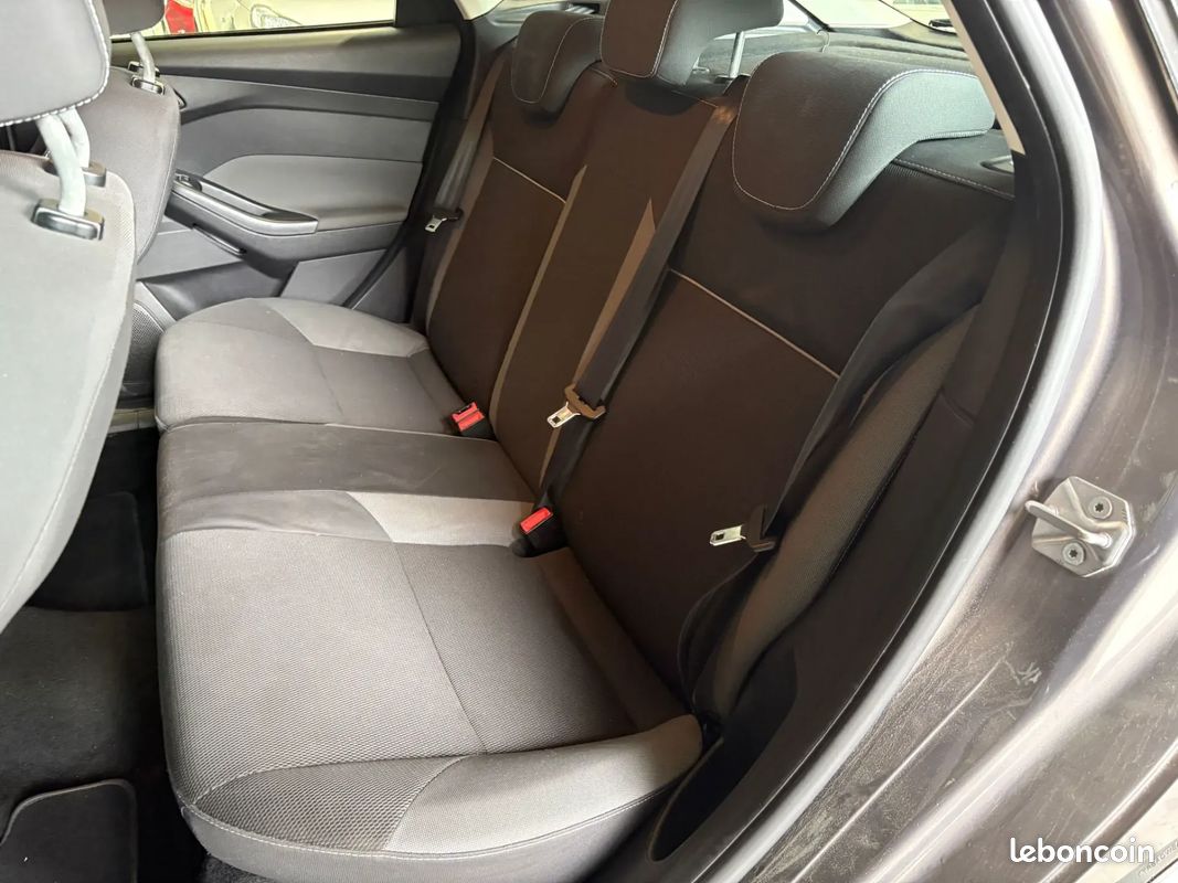 FORD Focus 1.6 D 105ch Business - 2013 - GPS - Bluetooth - Aide stationnement (image 18)