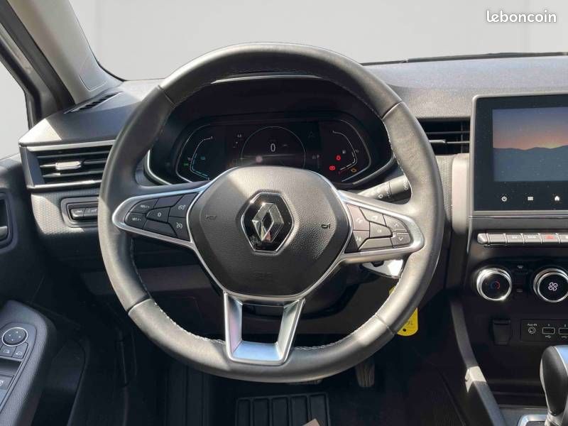 Renault Clio E-Tech 140 Business (image 10)