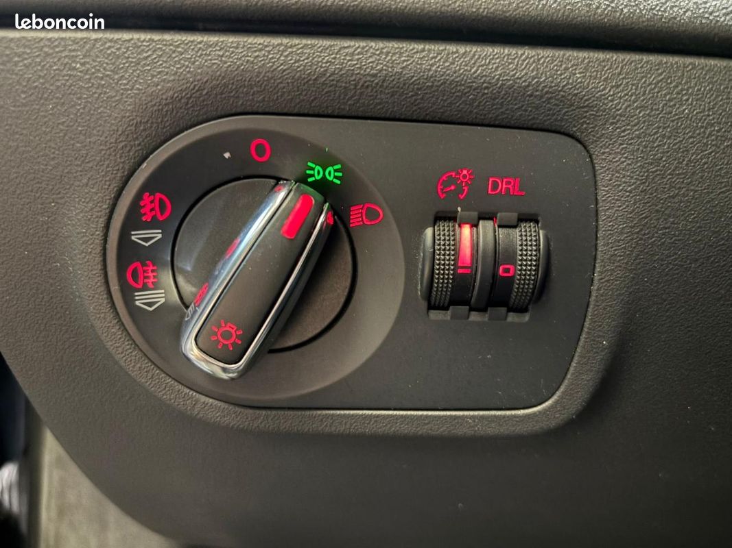 AUDI TT Roadster 2.0 TFSI - 200CV - ENTRETIEN SUIVI - CARPLAY (image 28)