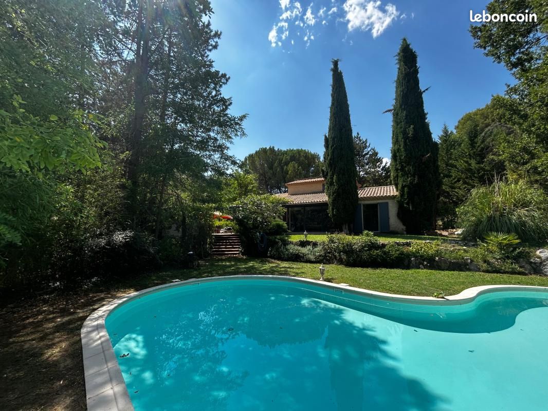 Maison 5 pièces 172 m² · à Mirabeau · 172 m² · 666 000 €