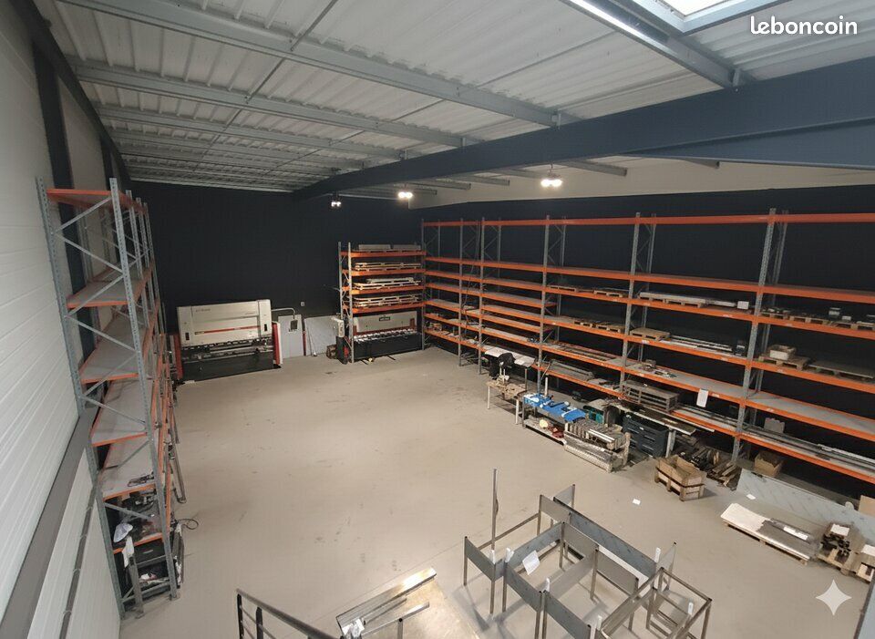 LOCAL D'ACTIVITE 347 m² VAULX MILIEU (image 2)