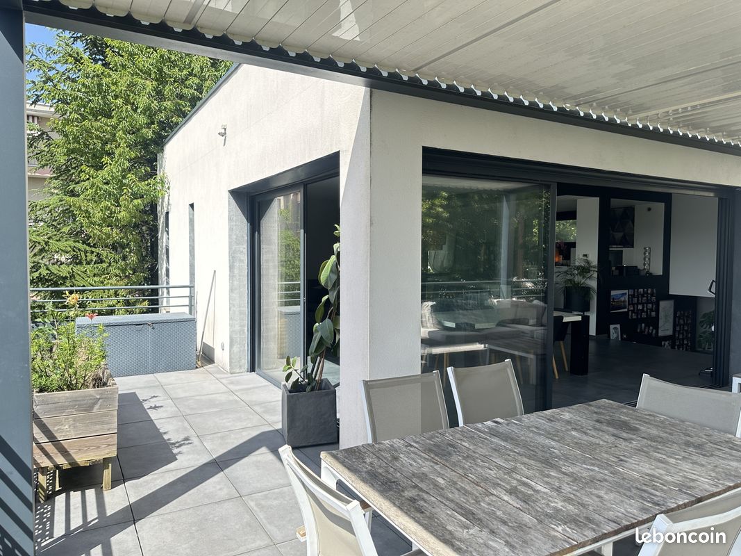 Maison 6 pièces 150 m² · à Saint-Étienne · 150 m² · 450 000 €