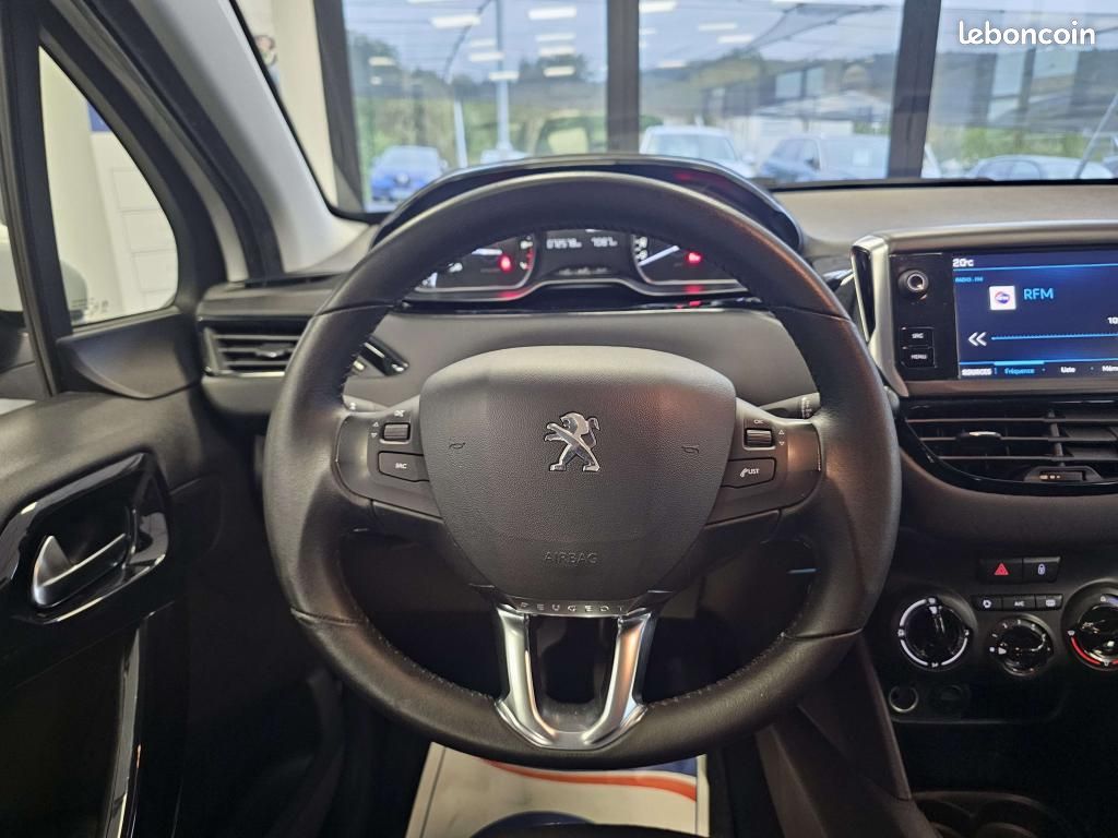 PEUGEOT 208 1.2i PureTech 12V - 82 BERLINE Active PHASE 2 (image 10)