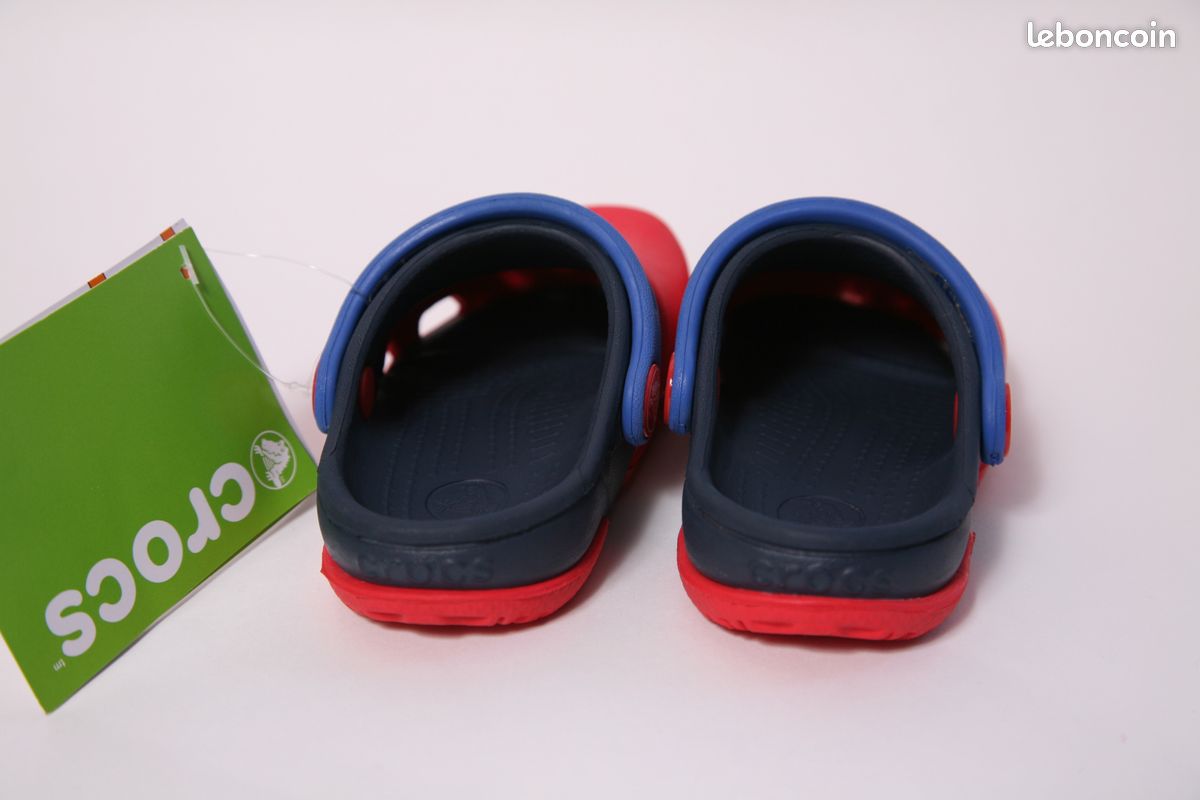 Crocs enfant P22-23 Neuf (image 2)