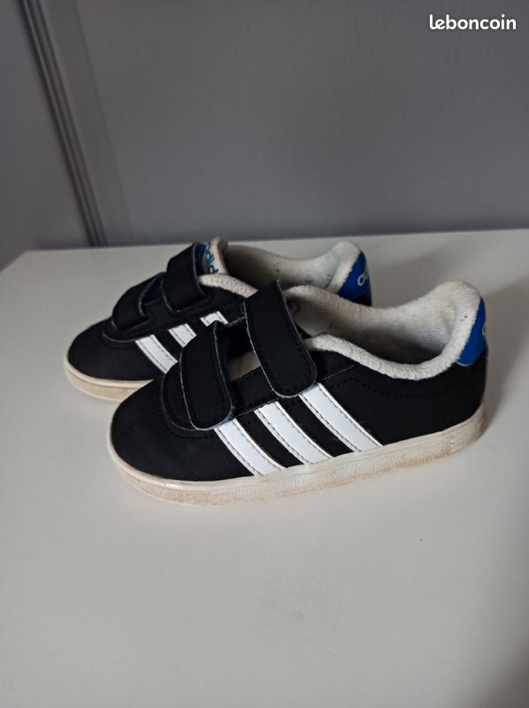 Baskets enfants Adidas pointure 21 (image 1)