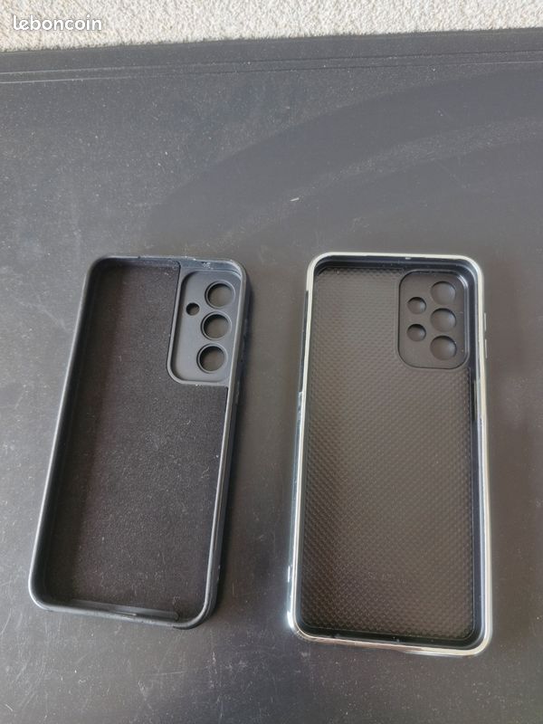 Vend lot de coques de téléphone galaxi neuve la noir F23FE et l’autre SX A 23 neuve (image 2)