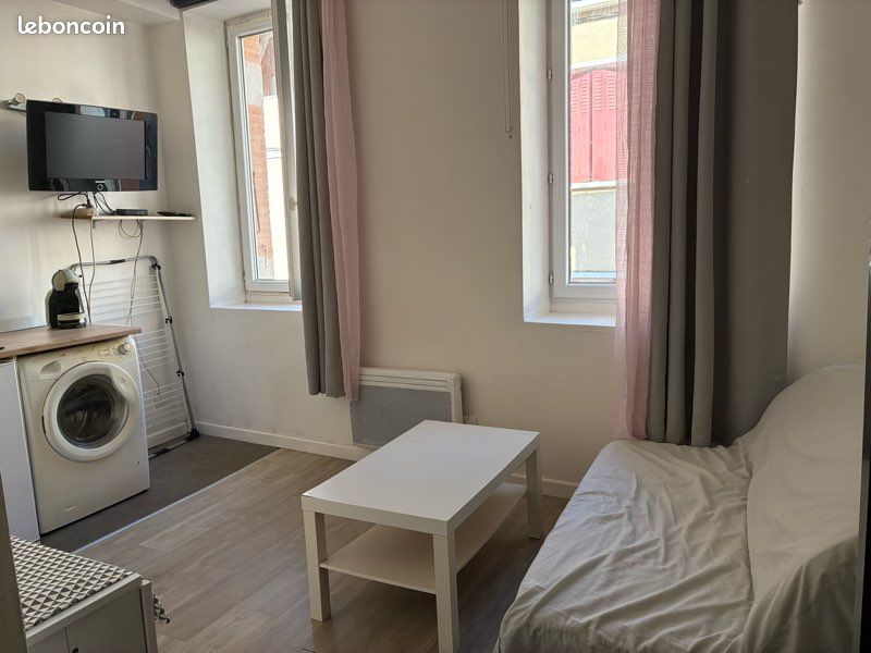 Appartement 1 pièce 17 m² · à Beaumont-de-Lomagne · 17 m² · 300 €