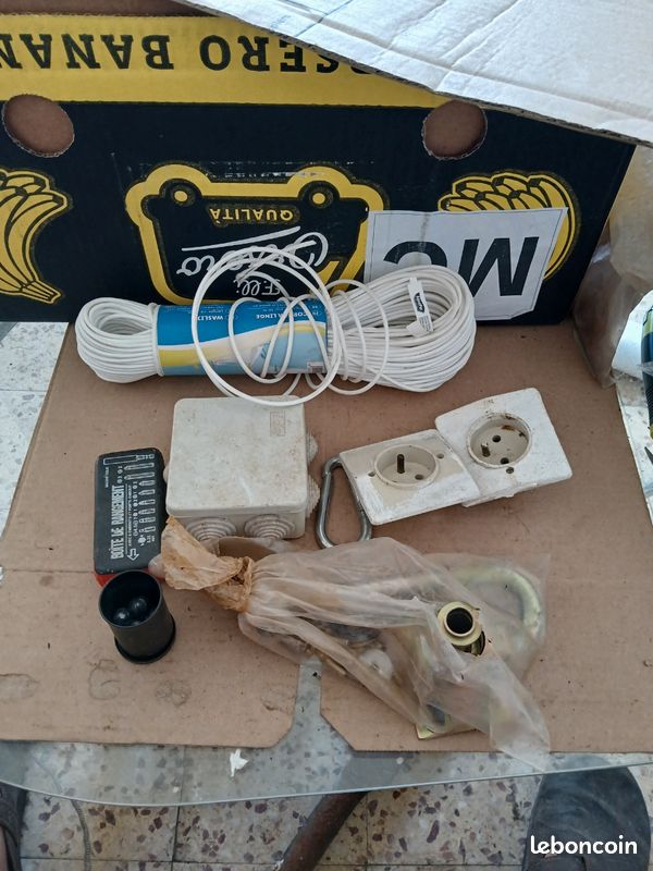 Lot de quincaillerie divers varié (image 2)
