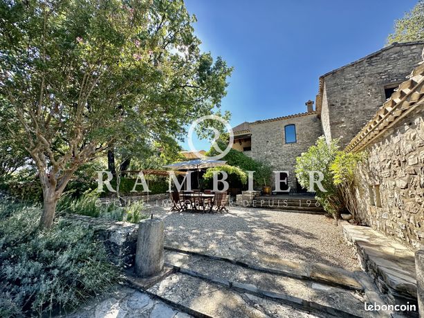 Mas 10 pièces 260 m²