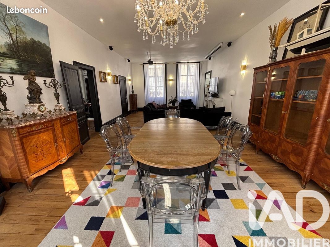 Maison 11 pièces 309 m² · à Châteauroux · 309 m² · 575 000 €