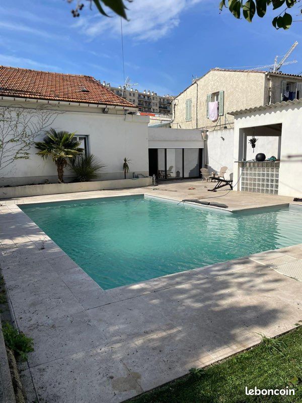 Maison 7 pièces 210 m² · à Marseille · 210 m² · 2 600 €/mois