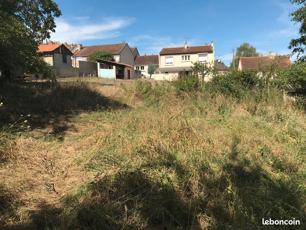 Terrain à vendre · à Montluçon · 40 000 €