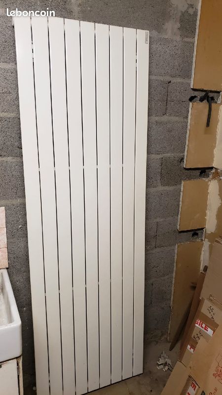 Radiateur à eau Acova vertical (image 1)