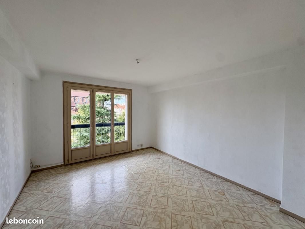 Appartement 4 pièces 67 m² · à Roanne · 67 m² · 555 €/mois