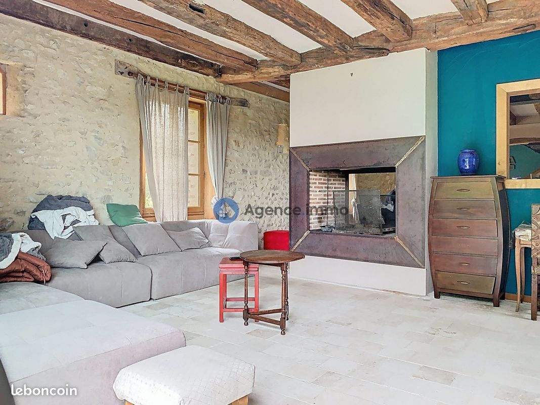 Maison 8 pièces 232 m² · à Souvigné · 232 m² · 319 900 €