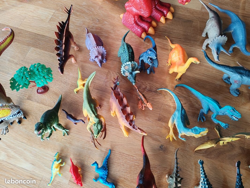Lot dinosaures (image 3)