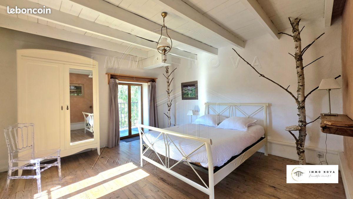 Maison 20 pièces 540 m² · à Saint-Alyre-d'Arlanc · 540 m² · 570 000 €