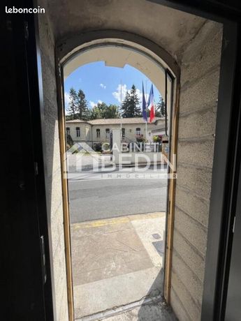 https://img.leboncoin.fr/api/v1/lbcpb1/images/f5/56/c1/f556c1ec90209305f202e13834374ce926f88b36.jpg?rule=ad-image