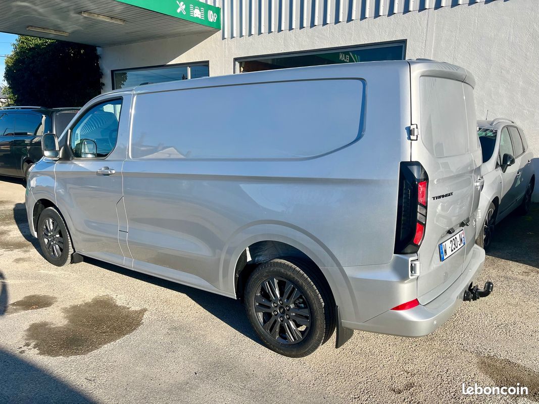 Ford transit custom fourgon 320 l1h1 2.0 ecoblue 170 limited 4p (image 3)