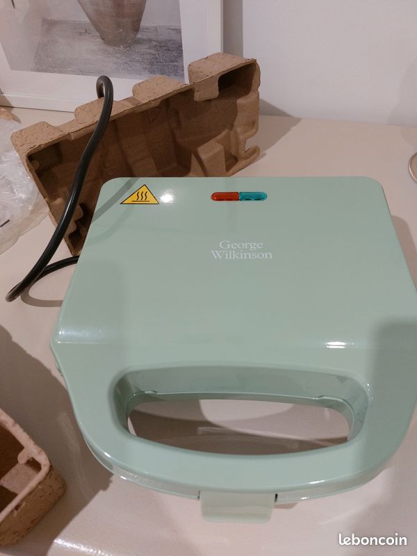 Mini gaufrier George Wilkinson - Gaufrier compact avec revêtement antiadhésif - Violet