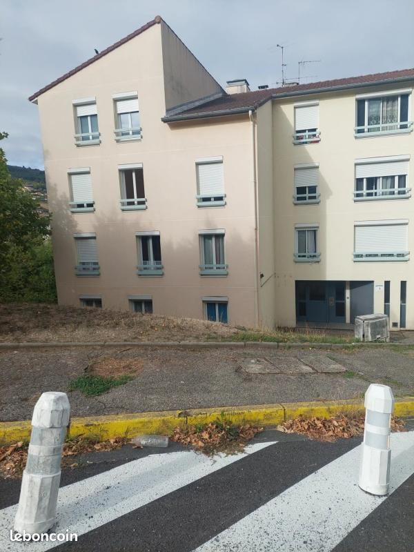 Appartement 4 pièces 98 m² · à Unieux · 98 m² · 757 €/mois