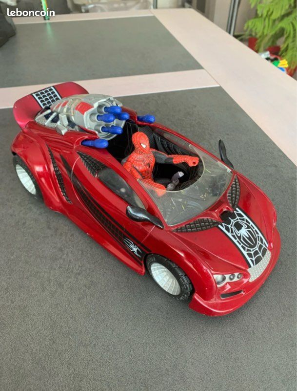 Voiture spider-man avec lance flèches (image 1)