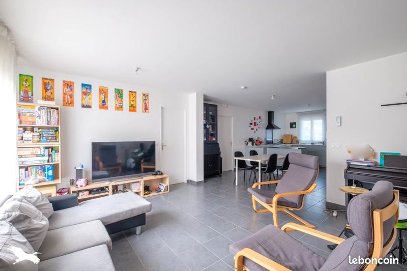 Maison 4 pièces 111 m² · à Bron · 111 m² · 1 300 €/mois