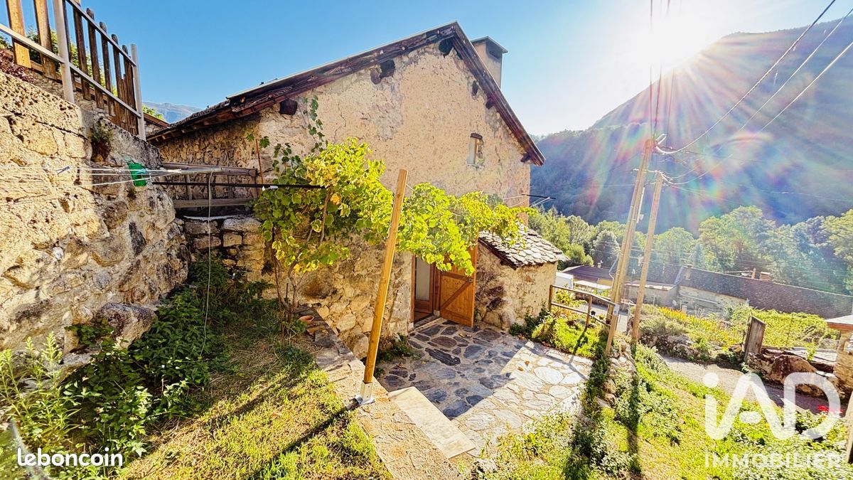 Maison 3 pièces 113 m² · à Ax-les-Thermes · 113 m² · 230 000 €