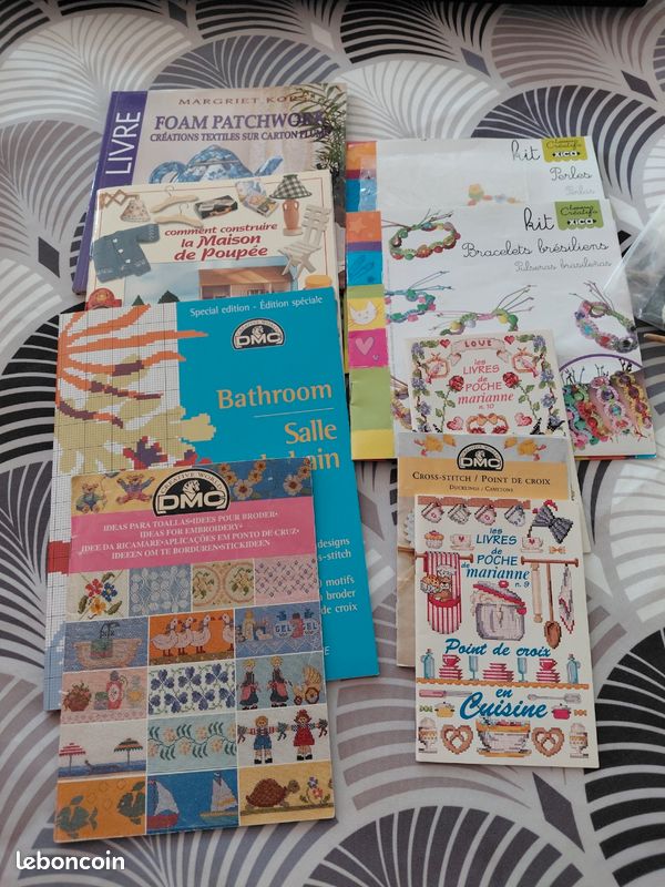 Petit livres de loisirs créatifs point de croix ect (image 1)