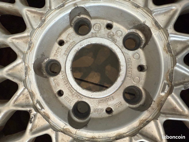 Jantes BMW e30 M3 avec caches BBS (image 2)