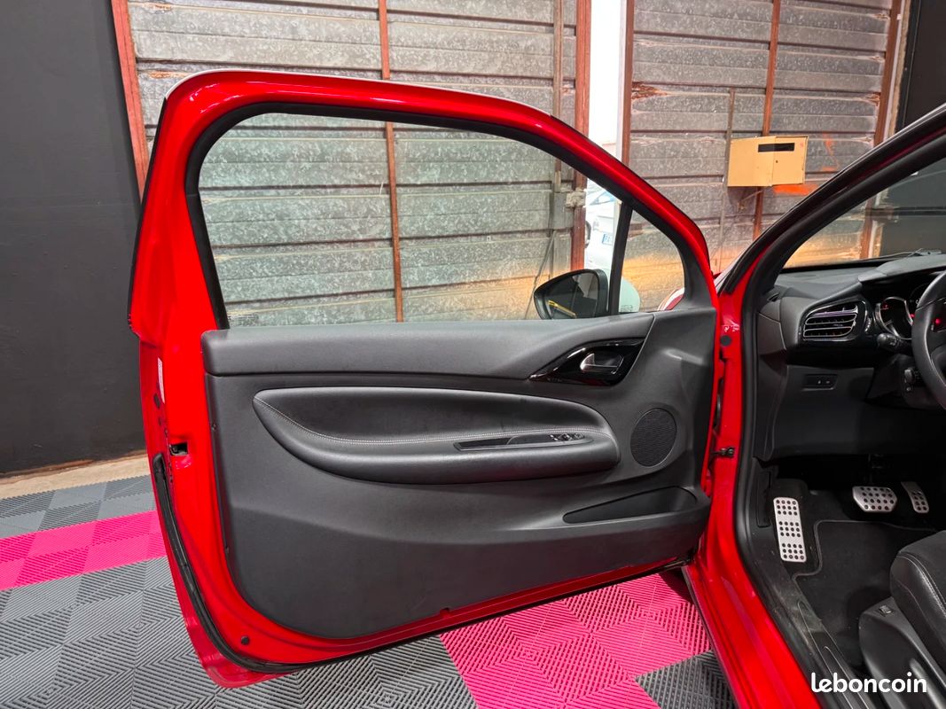 DS DS 3 1.2 110 cv Sport Chic / BOITE AUTOMATIQUE / DISTRIBUTION OK / SIÈGES CHAUFFANTS / BLUETOOTH (image 44)