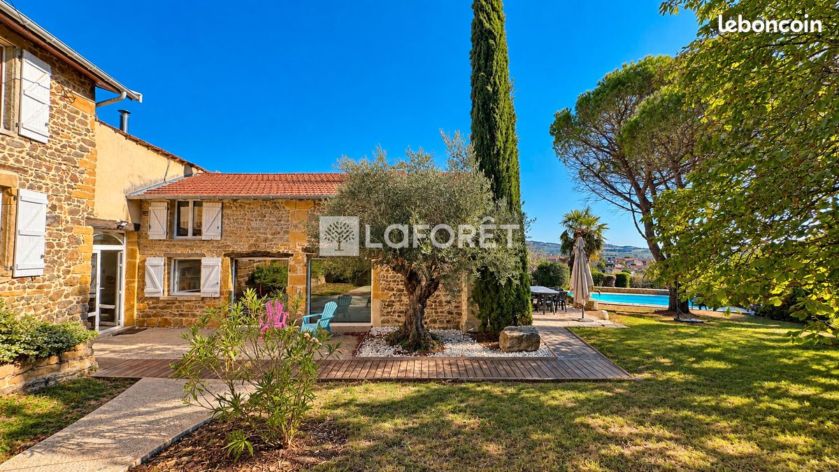 Maison 6 pièces 200 m² · à Sarcey · 200 m² · 639 000 €