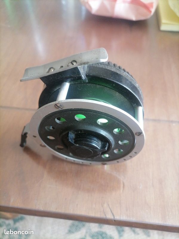 2 x Garcia Mitchell 710 automatic fly reels, 1 spare spool plus Mitchell 752 trout fly reel