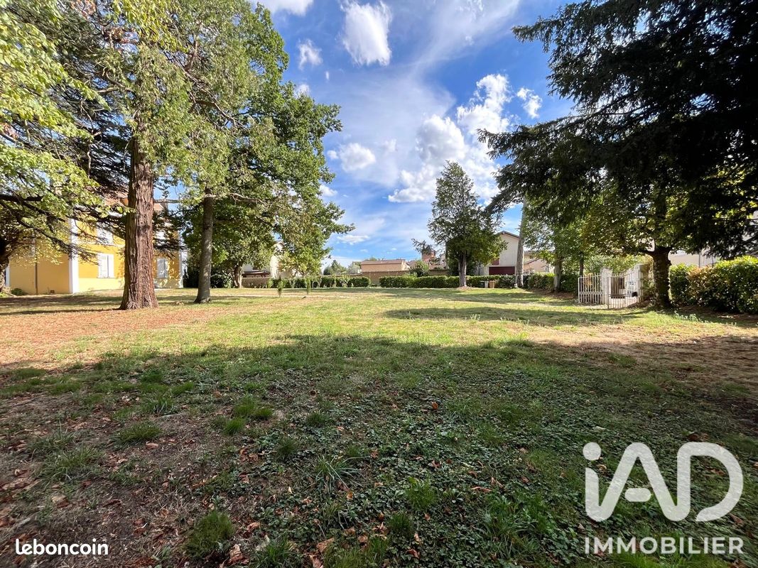 Terrain 500 m² · à Ambérieux-en-Dombes · 500 m² · 179 000 €