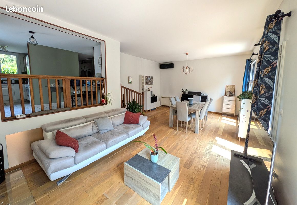 Maison 6 pièces 133 m² · à Vaulx-Milieu · 133 m² · 375 000 €