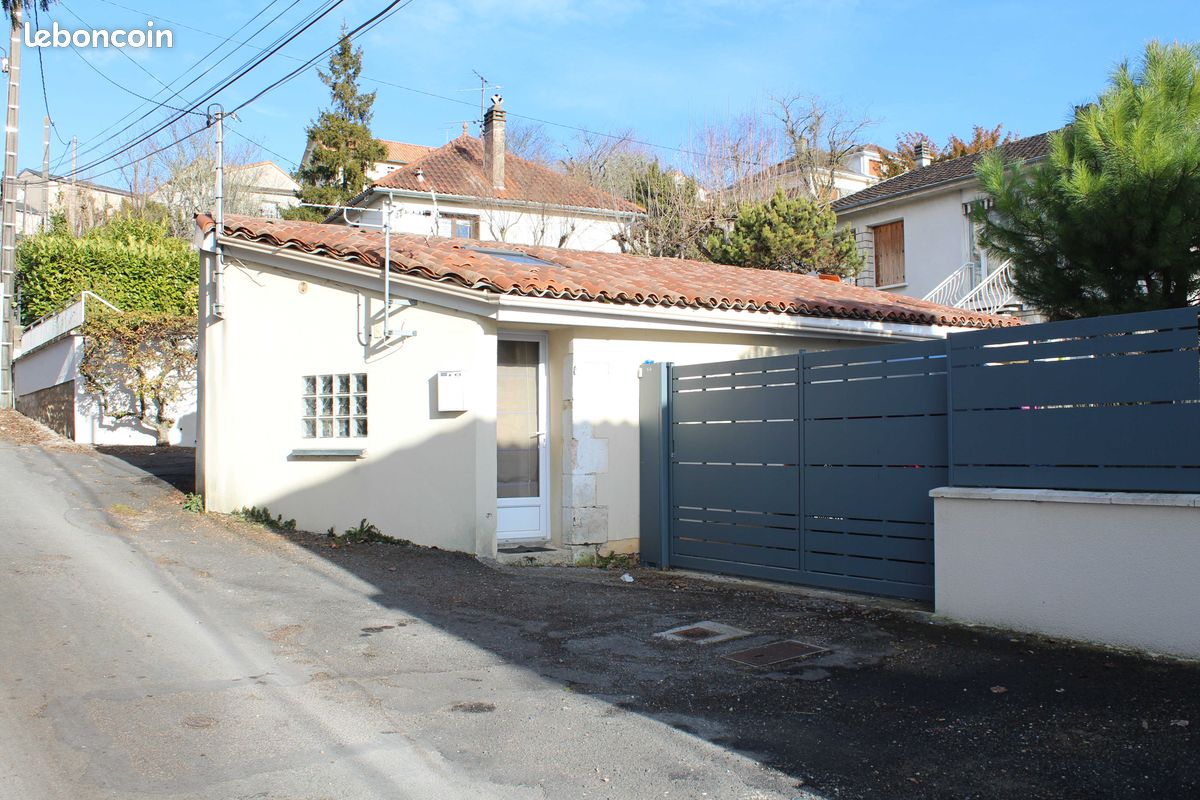 Appartement 1 pièce 18 m² · à Poitiers · 18 m² · 340 €/mois