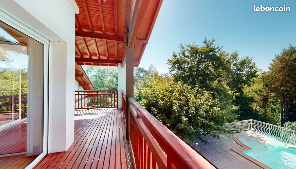 Propriété 9 pièces 251 m² (image 7)