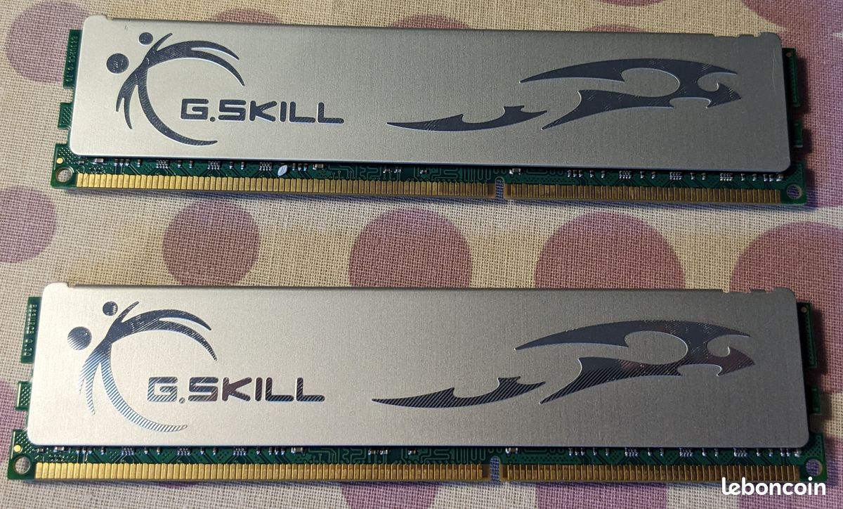 Carte Mère Gigabyte GA-H55M-UD2H + Intel I3 540 + 2 x 2Go DDR 3 G.Skill Extreme 3 PC10600 (image 6)