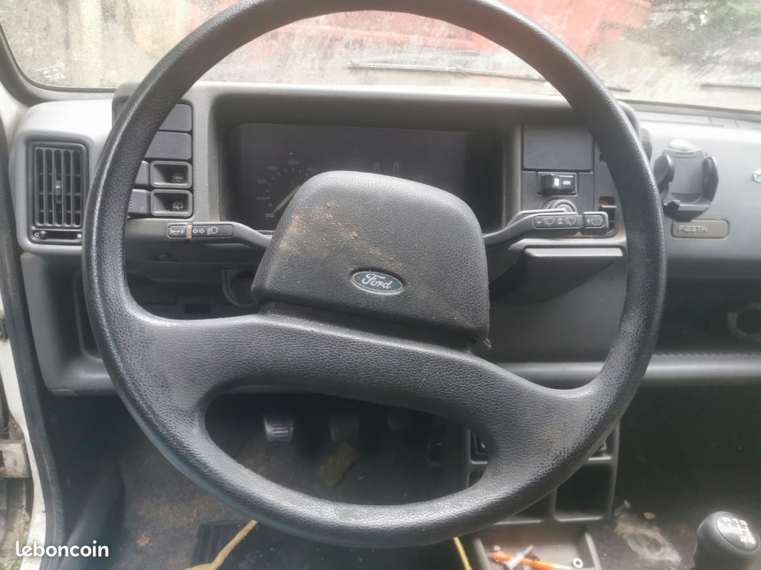 Pièce pour ford fiesta MK2 de 1987.portes,capot, hayon, pare-choc etc... (image 1)