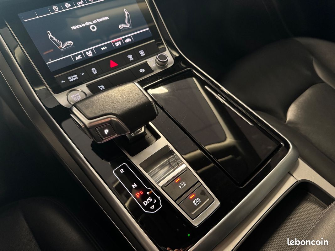AUDI Q8 Q8 45 TDI 231 Tiptronic 8 Quattro / CarPlay / Caméra de recul / Sièges éléctriques (image 17)