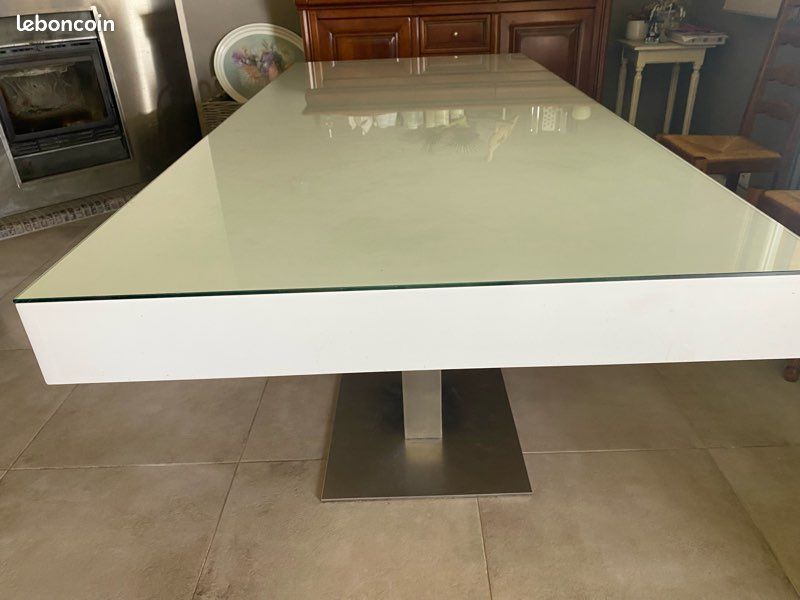 Table salle à manger contemporaine (image 1)