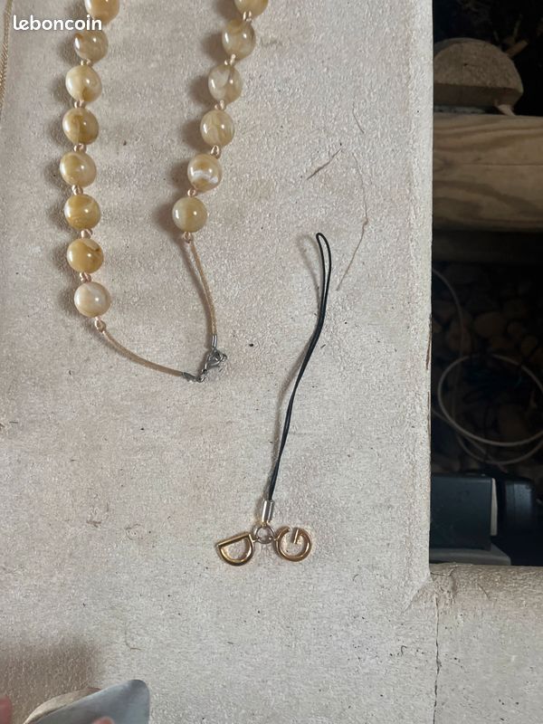 Lot de bijoux fantaisie (image 3)