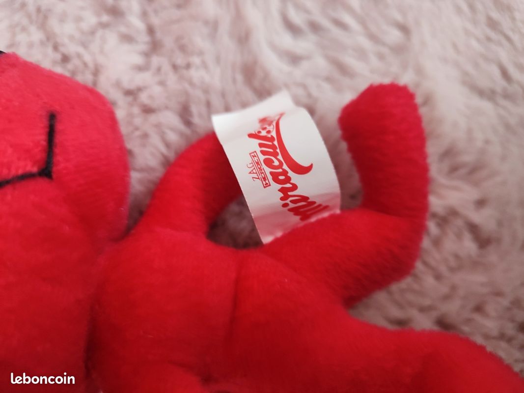 Peluche Tikki, le kwamis de Miraculous Jeux Jouets